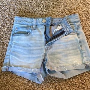 American Eagle light wash Jean shorts